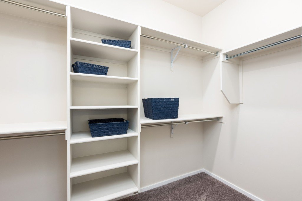 1649 Master Walk-in Closet