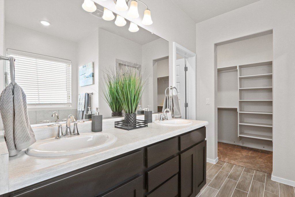 Owners Bathroom - Peyton Estates Model Home