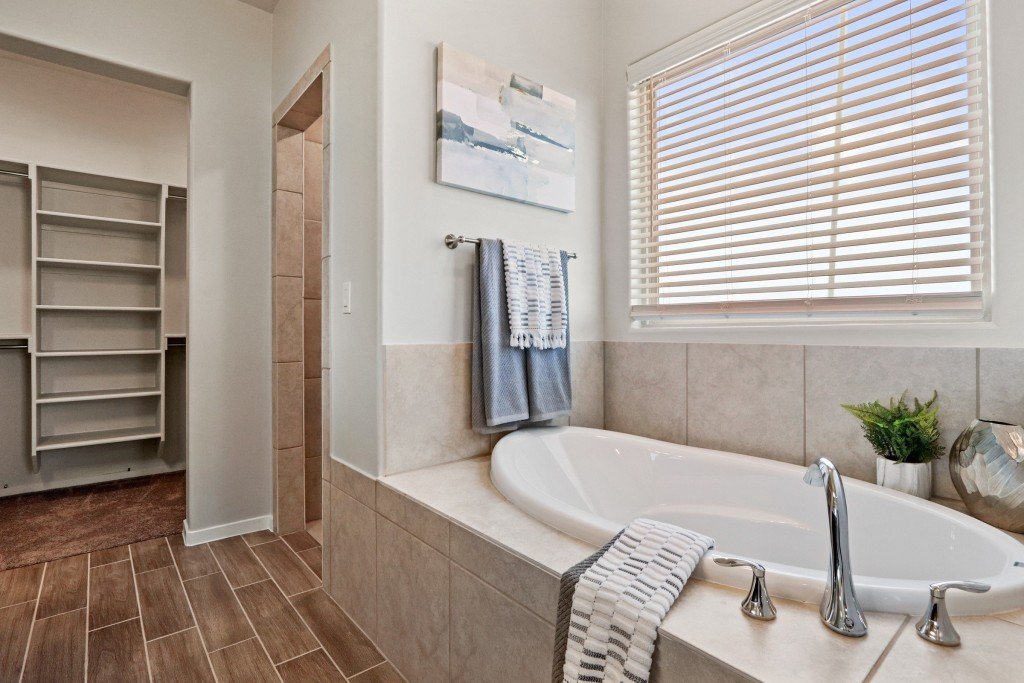 Owners Bathroom - Peyton Estates Model Home