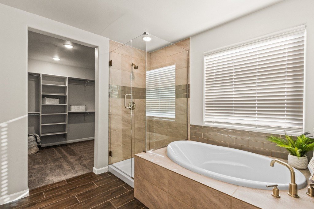 Owner's Bathroom - Painted Desert - Timberon Model Home