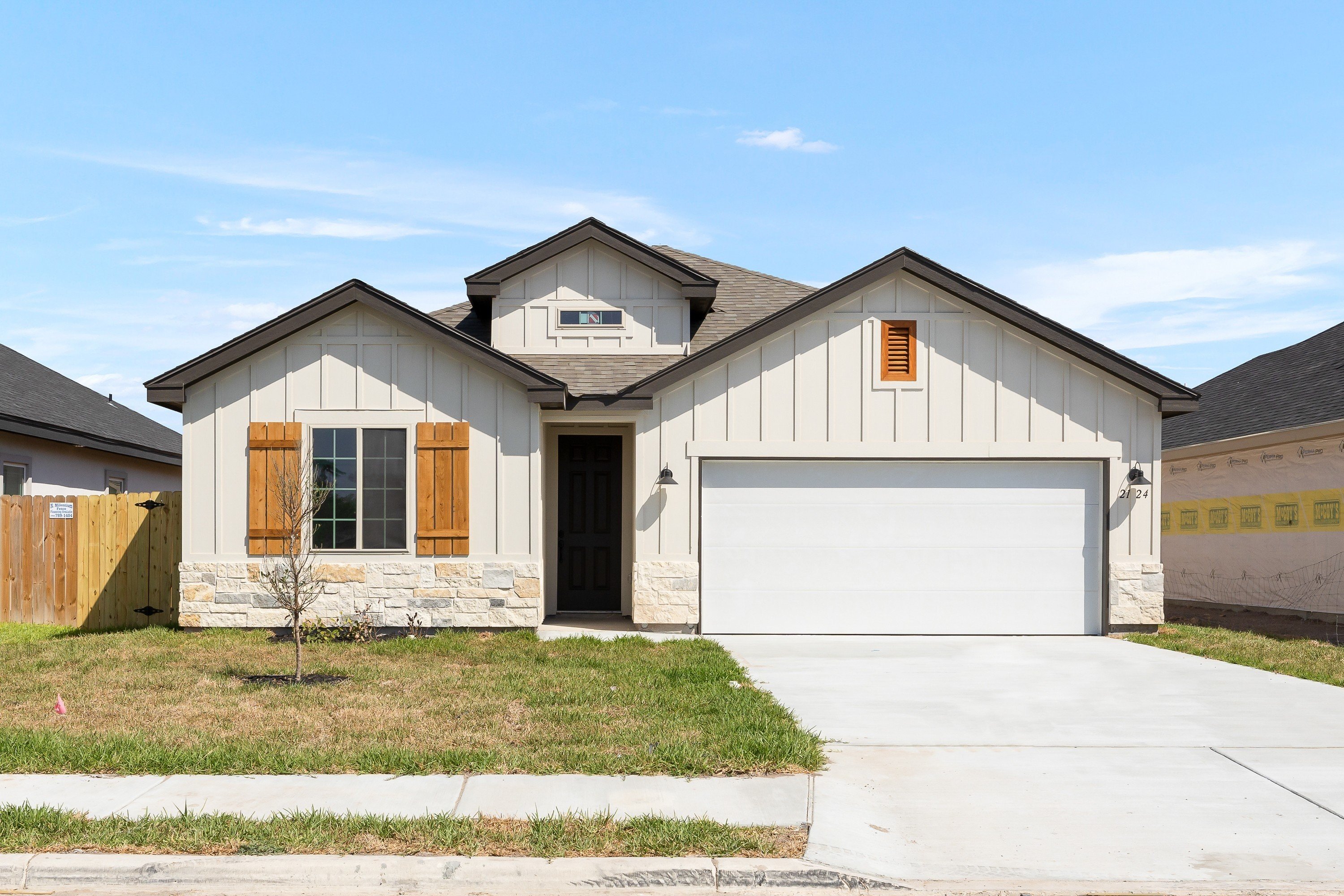 1690 Zinnia St Farmhouse